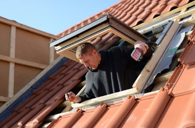Pose de fenêtres de toit Velux à Lescheroux